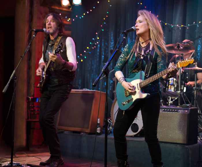 Ricki (Meryl Streep) and Greg (Rick Springfield) in TriStar Pictures' RICKI AND THE FLASH.
